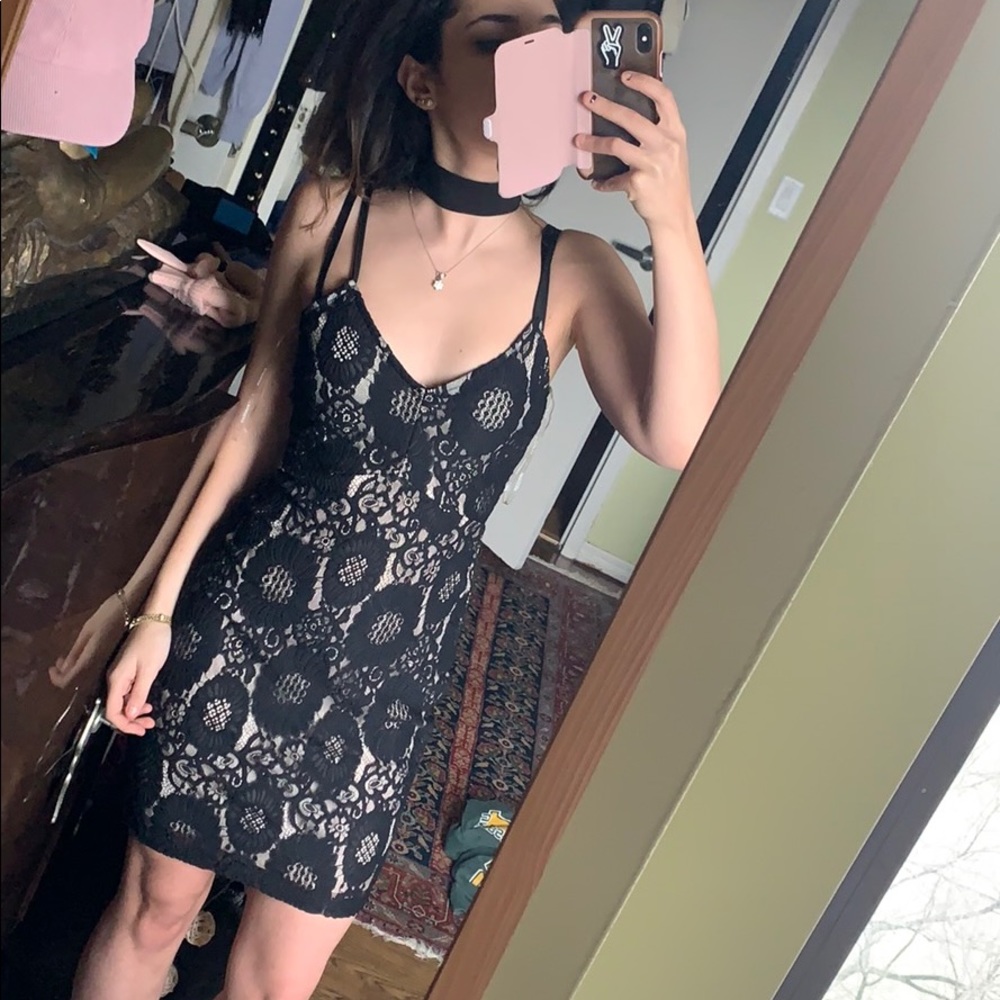 Floral lace dress with collar